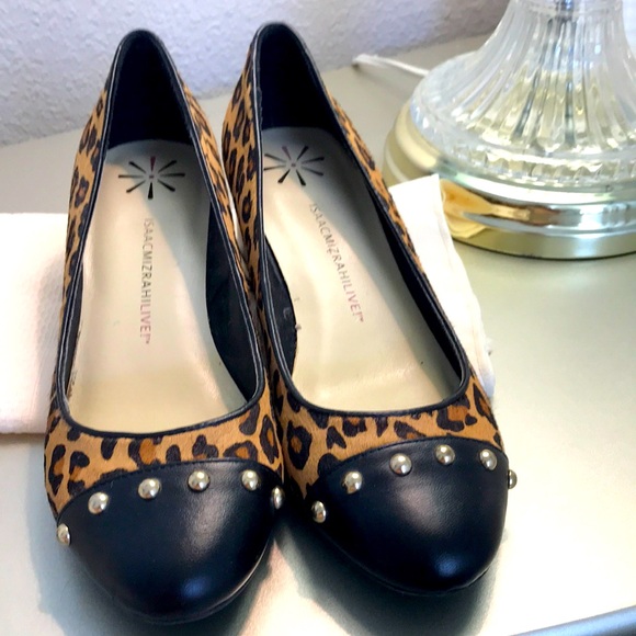 Isaac Mizrahi Shoes - NEW ISAAC MIZRAH LIVE BLACK & LEOPARD PRINT HEELS WITH GOLD TRIM